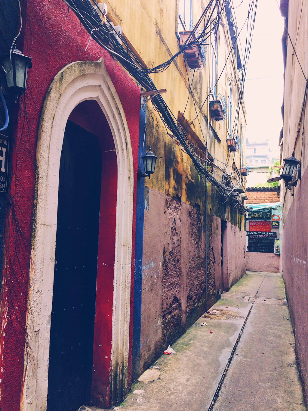 Những[-]con[-]hẻm[-]thú[-]vị[-]làm[-]nên[-]vẻ[-]đẹp[-]Sài[-]Gòn[-]